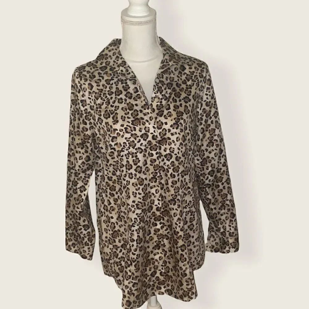 NWOT! Cheetah 🐆Chico’s Button Down Top!